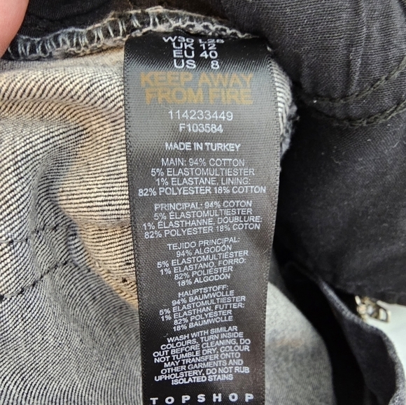 TOPSHOP Jamie Petite size 8 or 30×28 in washed black with distressed knees NWT - Picture 5 of 6